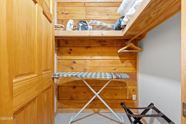 3639 Moonshine Way, Gatlinburg, TN 37738