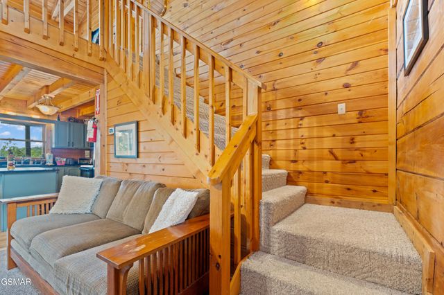 3639 Moonshine Way, Gatlinburg, TN 37738