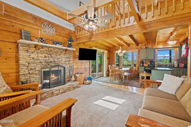 3639 Moonshine Way, Gatlinburg, TN 37738
