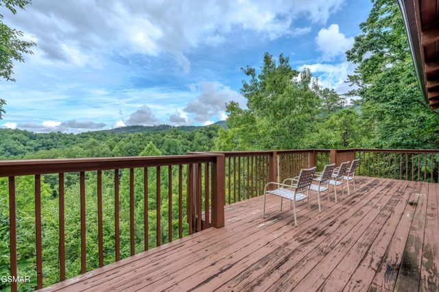 3639 Moonshine Way, Gatlinburg, TN 37738