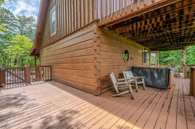3639 Moonshine Way, Gatlinburg, TN 37738