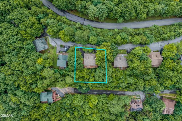 3639 Moonshine Way, Gatlinburg, TN 37738