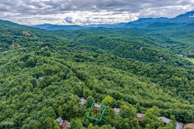 3639 Moonshine Way, Gatlinburg, TN 37738