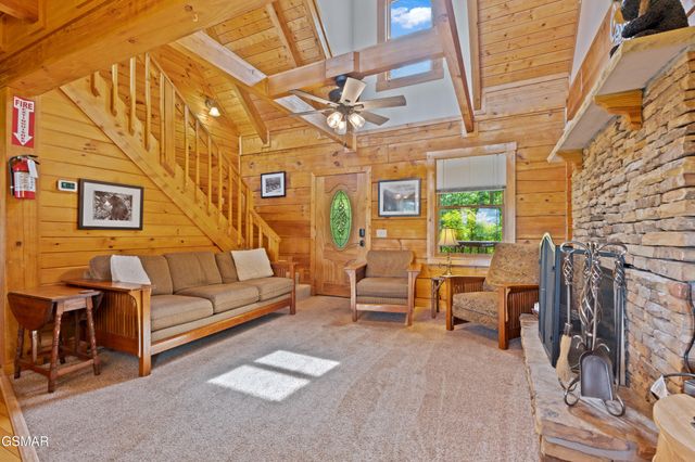 3639 Moonshine Way, Gatlinburg, TN 37738