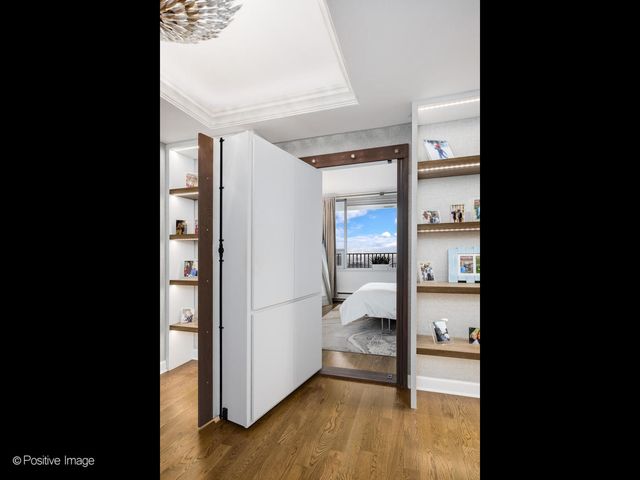 1000 N LAKE SHORE Plaza 39C, Chicago, IL 60611