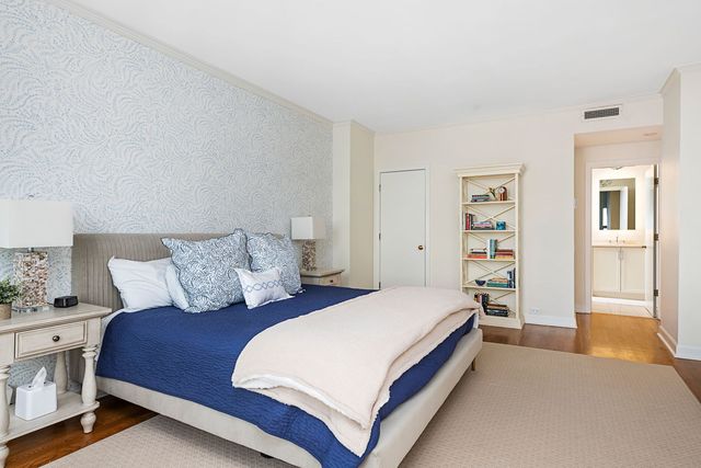 1000 N LAKE SHORE Plaza 39C, Chicago, IL 60611