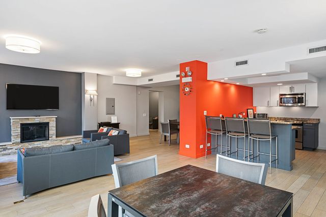 1000 N LAKE SHORE Plaza 39C, Chicago, IL 60611