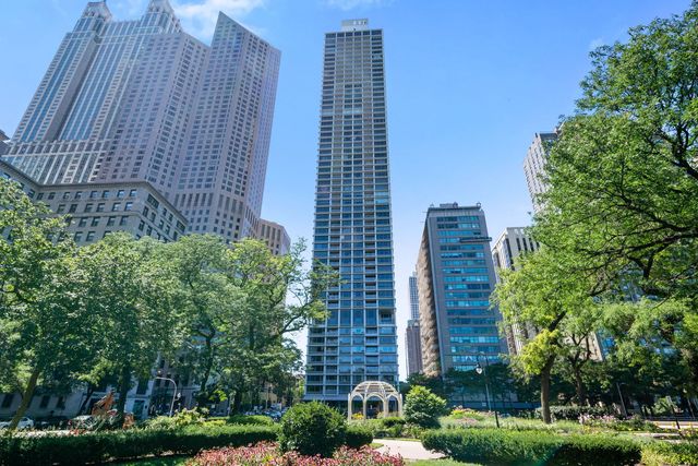 1000 N LAKE SHORE Plaza 39C, Chicago, IL 60611