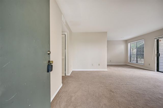 3220 69th Street J1, Galveston, TX 77551