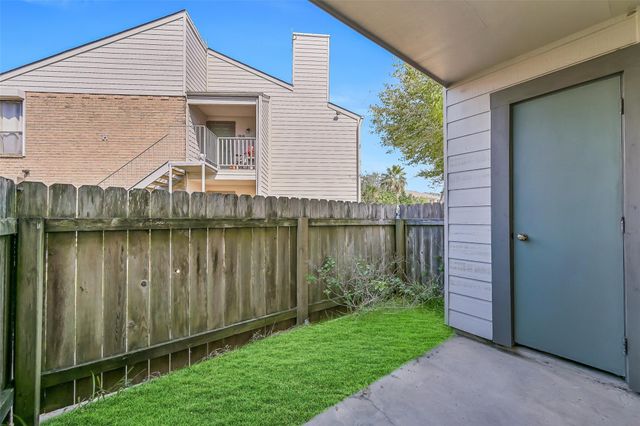 3220 69th Street J1, Galveston, TX 77551