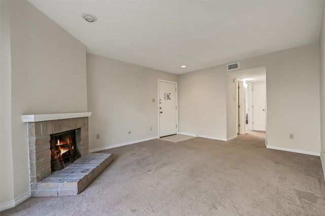 3220 69th Street J1, Galveston, TX 77551