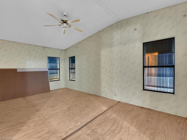 9855 Sugarmill Springs DR, Fort Myers, FL 33905