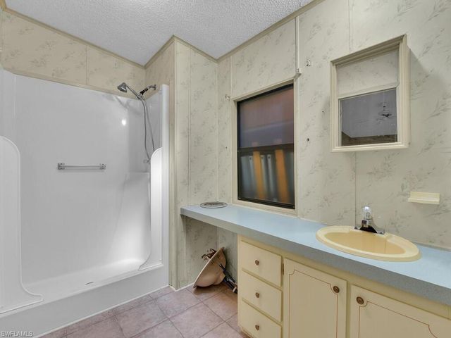 9855 Sugarmill Springs DR, Fort Myers, FL 33905