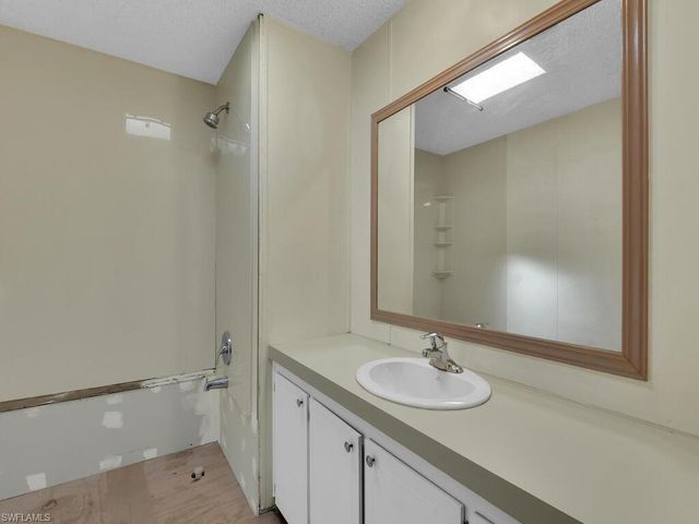 9855 Sugarmill Springs DR, Fort Myers, FL 33905