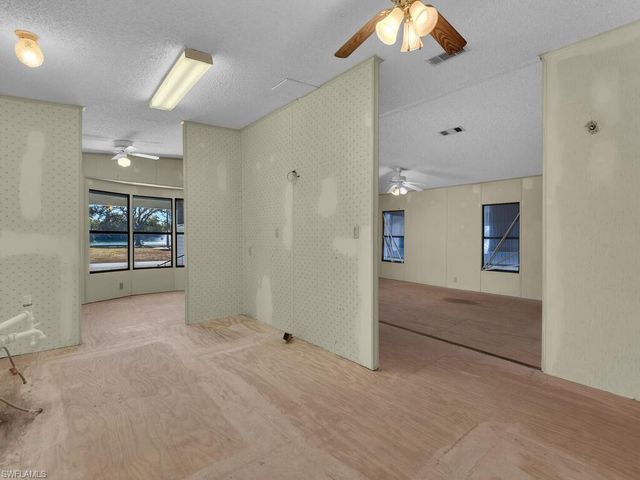 9855 Sugarmill Springs DR, Fort Myers, FL 33905