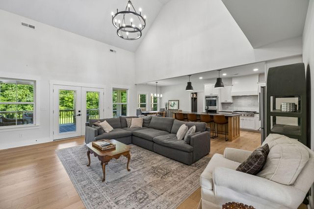 6949 Sawyer Road, Signal Mountain, TN 37377