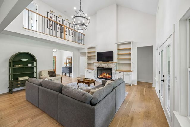 6949 Sawyer Road, Signal Mountain, TN 37377