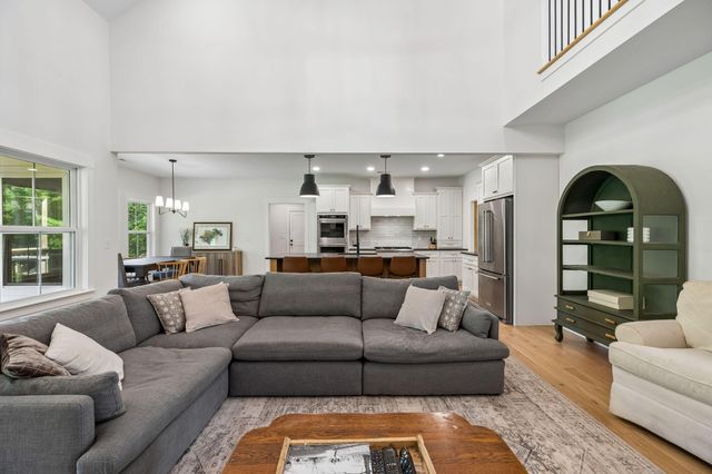 6949 Sawyer Road, Signal Mountain, TN 37377