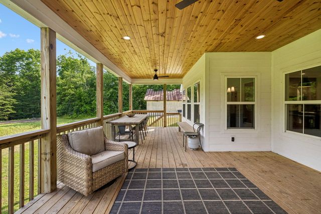 6949 Sawyer Road, Signal Mountain, TN 37377