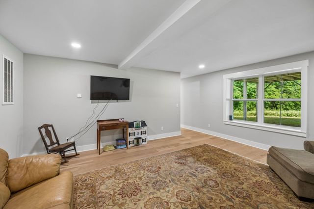 6949 Sawyer Road, Signal Mountain, TN 37377