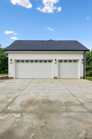 6949 Sawyer Road, Signal Mountain, TN 37377