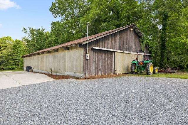 6949 Sawyer Road, Signal Mountain, TN 37377