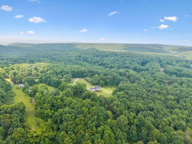 6949 Sawyer Road, Signal Mountain, TN 37377