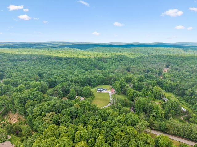 6949 Sawyer Road, Signal Mountain, TN 37377