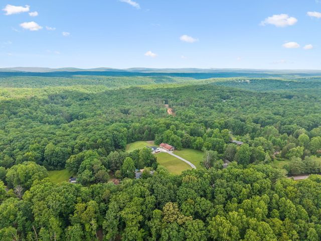 6949 Sawyer Road, Signal Mountain, TN 37377