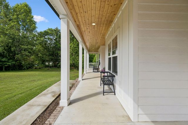 6949 Sawyer Road, Signal Mountain, TN 37377