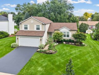 1011 Woodbridge Drive, Cary, IL 60013