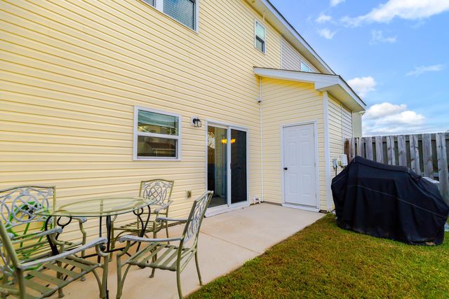 9227 Southern Oak Lane, Ladson, SC 29456