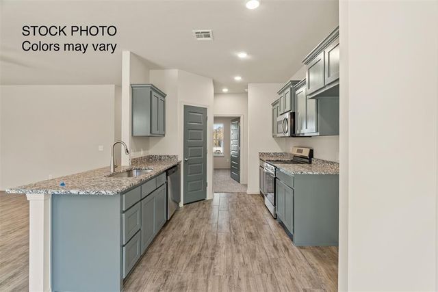 1905 Lone Cove Avenue, Yukon, OK 73099