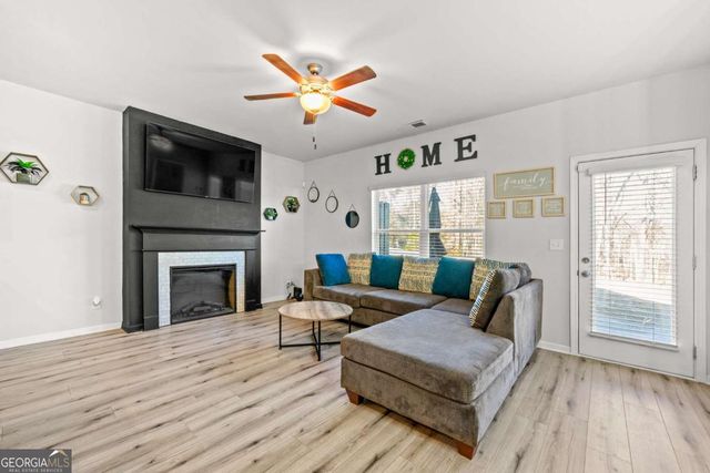 7492 Knoll Hollow Road, Lithonia, GA 30058
