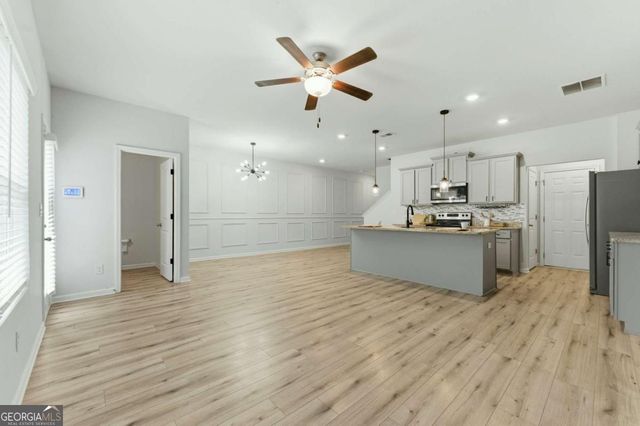 7492 Knoll Hollow Road, Lithonia, GA 30058