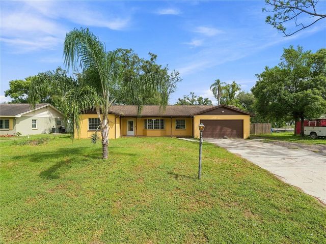 8906 E LANWAY DRIVE, Tampa, FL 33637