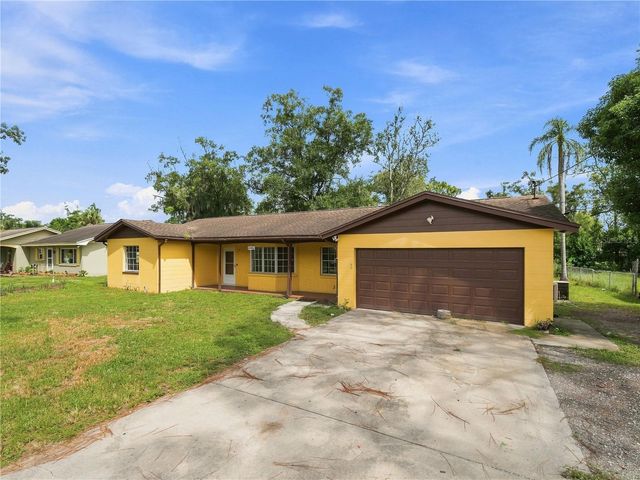 8906 E LANWAY DRIVE, Tampa, FL 33637