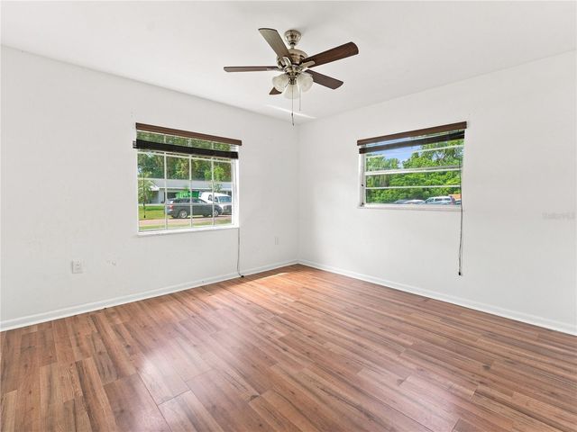8906 E LANWAY DRIVE, Tampa, FL 33637
