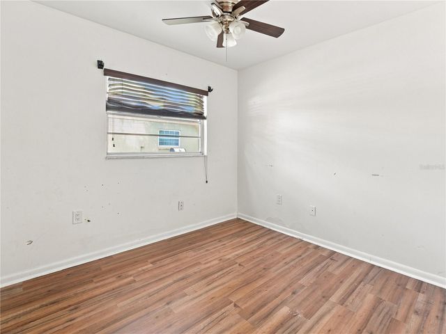 8906 E LANWAY DRIVE, Tampa, FL 33637