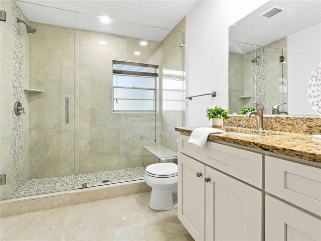8906 E LANWAY DRIVE, Tampa, FL 33637