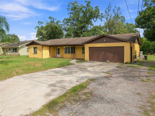 8906 E LANWAY DRIVE, Tampa, FL 33637