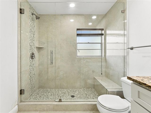 8906 E LANWAY DRIVE, Tampa, FL 33637