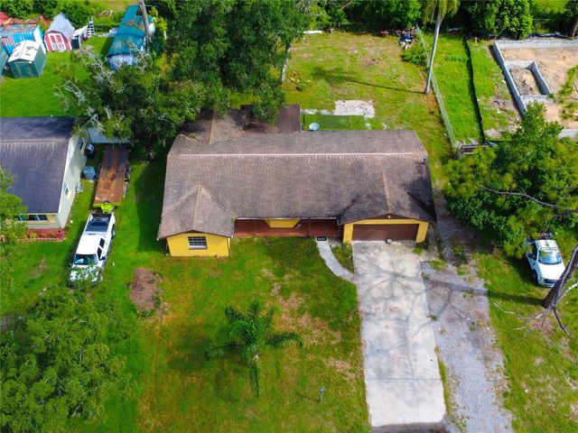 8906 E LANWAY DRIVE, Tampa, FL 33637