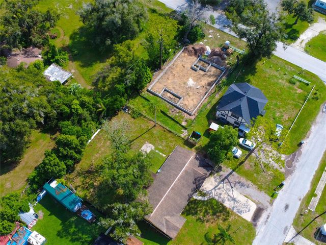 8906 E LANWAY DRIVE, Tampa, FL 33637