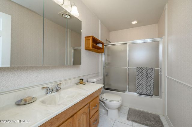 387 Suburban Drive, Toms River, NJ 08753