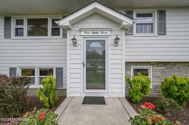 387 Suburban Drive, Toms River, NJ 08753