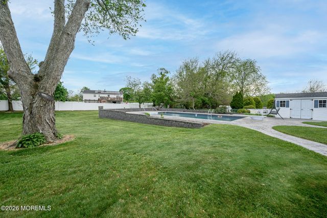 387 Suburban Drive, Toms River, NJ 08753
