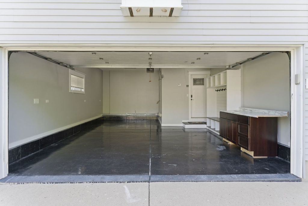Image 34 of property listing at 317 Vincent Place, Elgin, IL 60123