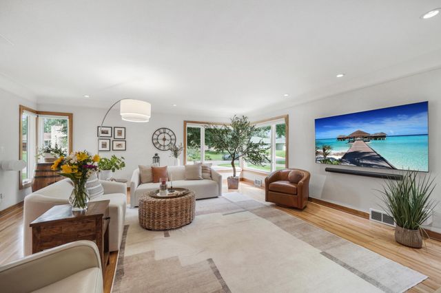 5808 Ewing Avenue S, Edina, MN 55410