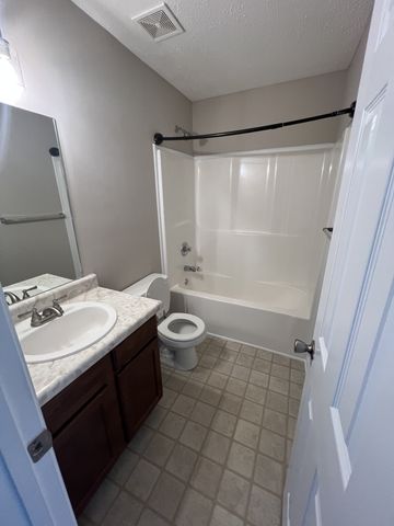 1795 Ridge Runner Ct, Clarksville, TN 37042